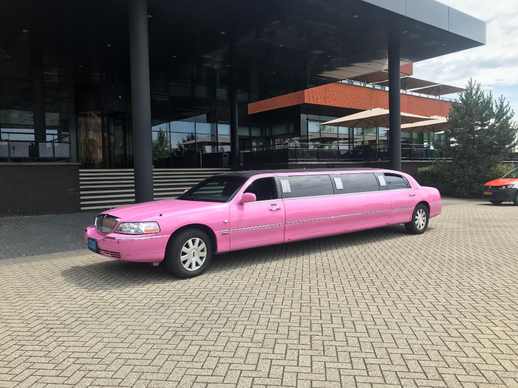 Galavervoer met XL limousine